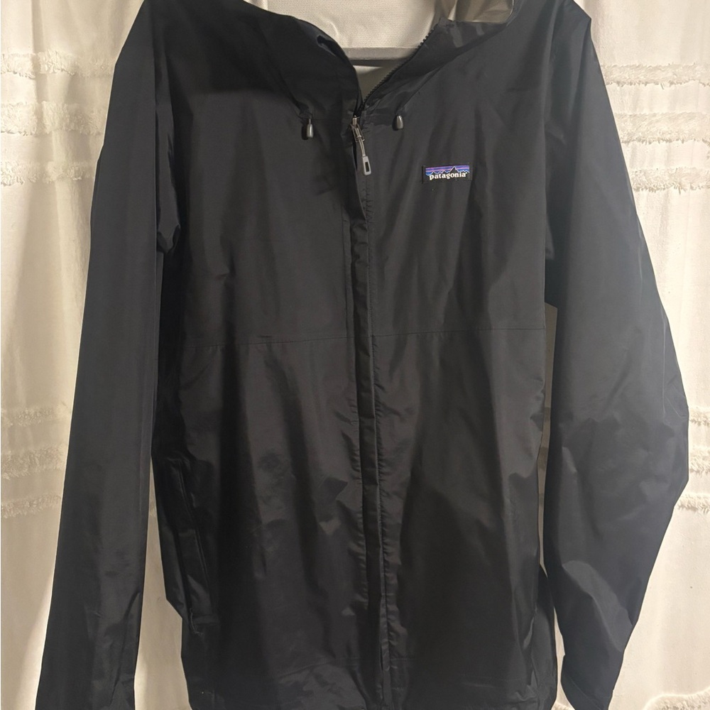 Patagonia Men's Black Raincoat